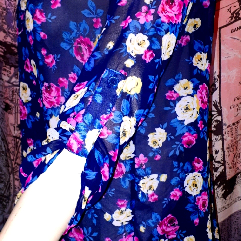 Womens large - Picture 2 of 3